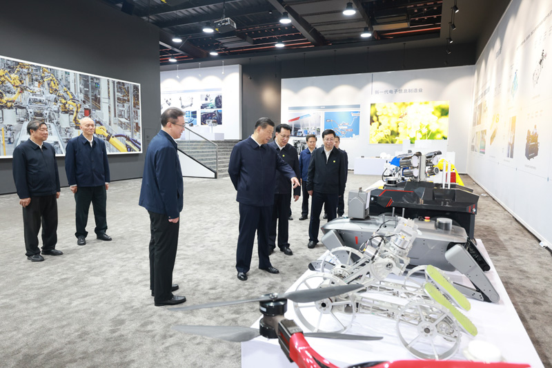 習(xí)近平在重慶考察時(shí)強(qiáng)調(diào)
進(jìn)一步全面深化改革開放
不斷譜寫中國式現(xiàn)代化重慶篇章
蔡奇陪同考察「相關(guān)圖片」